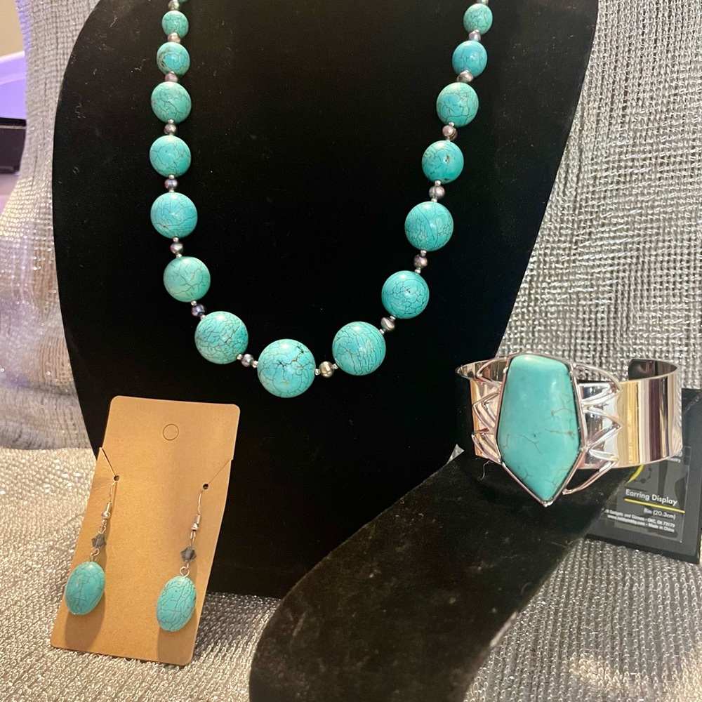 Park Lane Faux Turquoise Beaded Necklace, Pierced Earring & cuff bracelet.